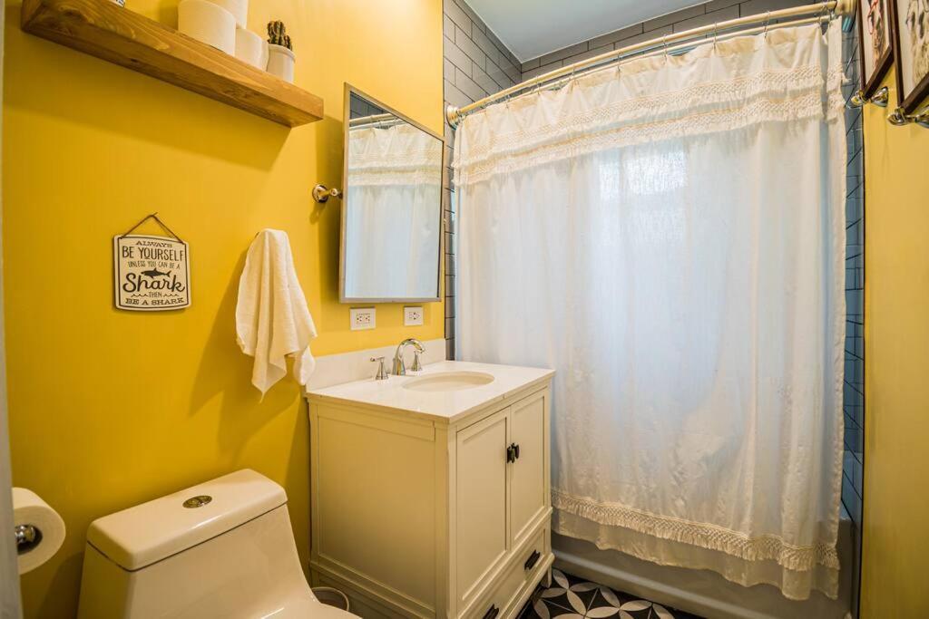 C'est La Vie - Make Memories At Our Cozy Holiday home St. Petersburg