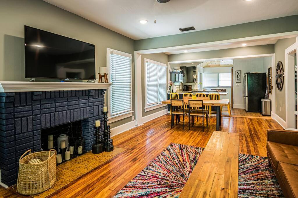 C'est La Vie - Make Memories At Our Cozy Holiday home *