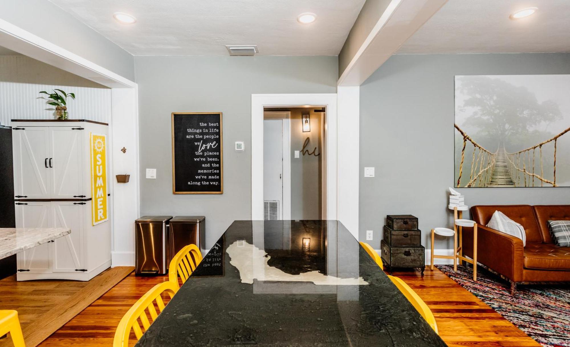 C'est La Vie - Make Memories At Our Cozy Holiday home
