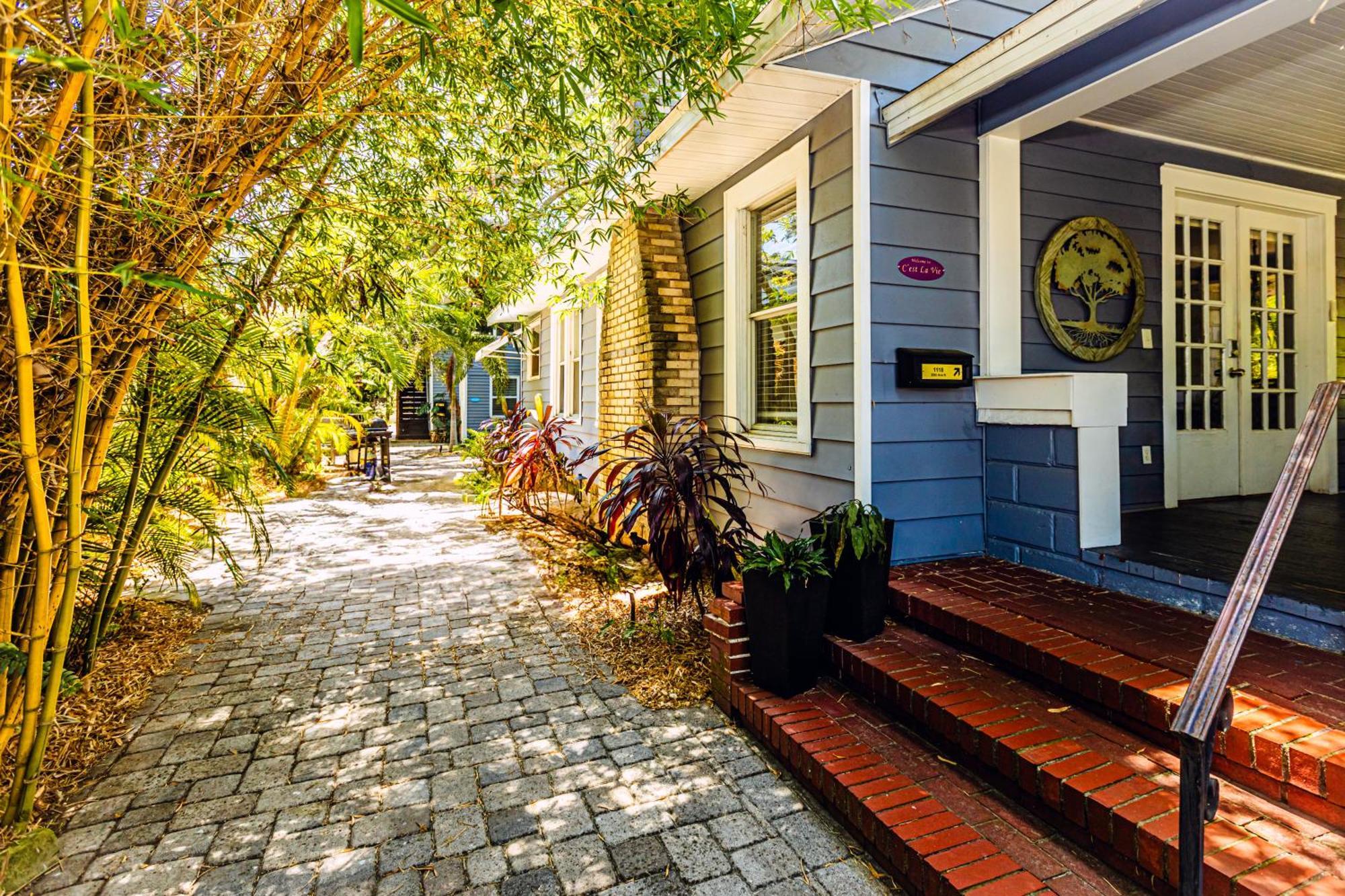 C'est La Vie - Make Memories At Our Cozy St. Petersburg