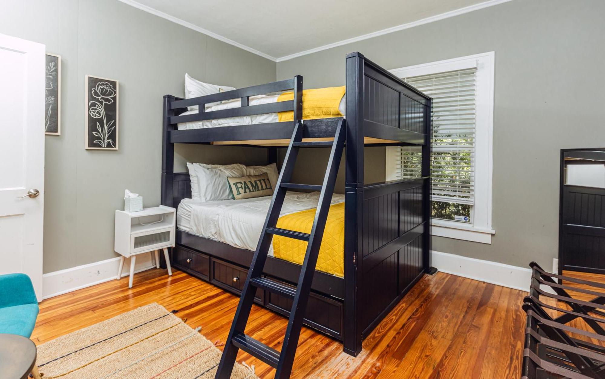 Holiday home C'est La Vie - Make Memories At Our Cozy St. Petersburg
